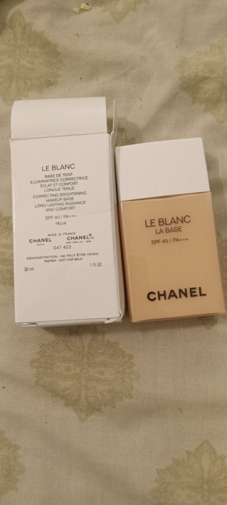 Chanel Le Blanc La Base Correcting Brightening Makeup Base SPF 40