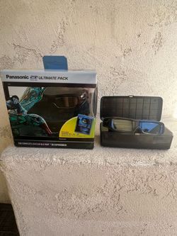 3 Avatar Panasonic full 3D rechargeable glasses w/ 3 hard cases and cables