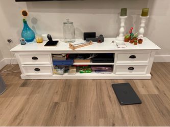 Beautiful white tv stand.