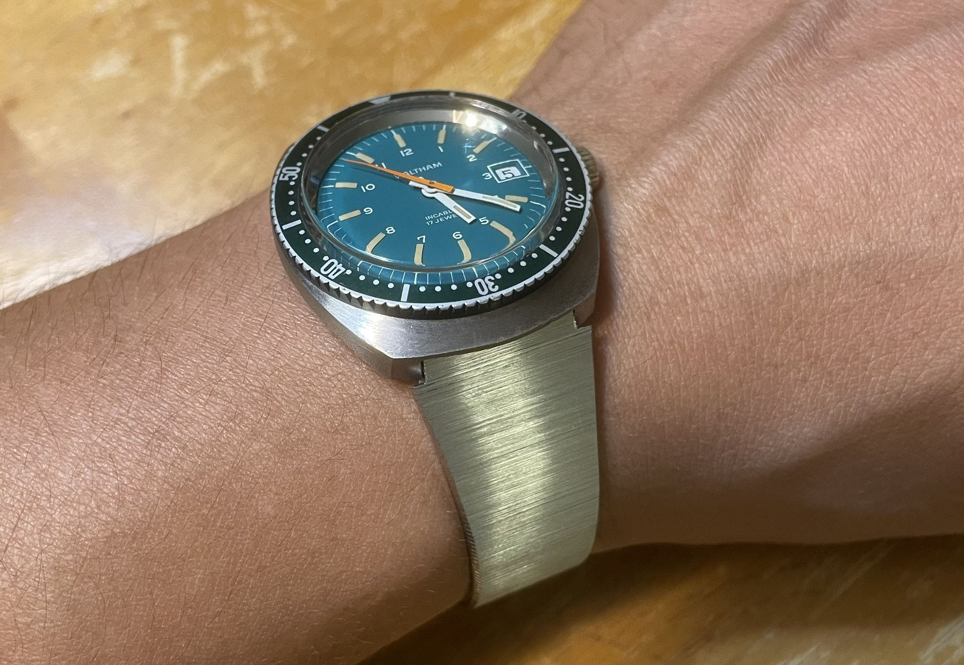 Vintage Waltham Mechanical Diver Date Wristwatch