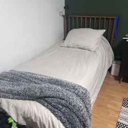 Twin Mid-century Solid Wood Bed With Mattress 