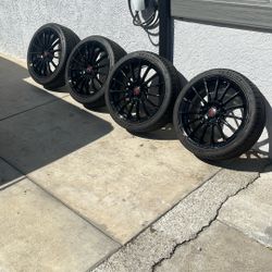 18 ORIGINAL BRZ STI WHEELS EXCELLENT CONDITION  WITH ALMOST NEW MICHELIN PILOT SPORT 4 TIRES 