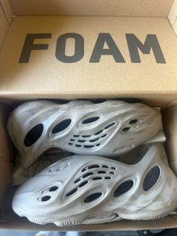Yeezy foam runner stone sage size 7