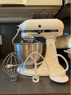 KitchenAid Classic Plus 4.5 Qt Stand Mixer – Likes New, White