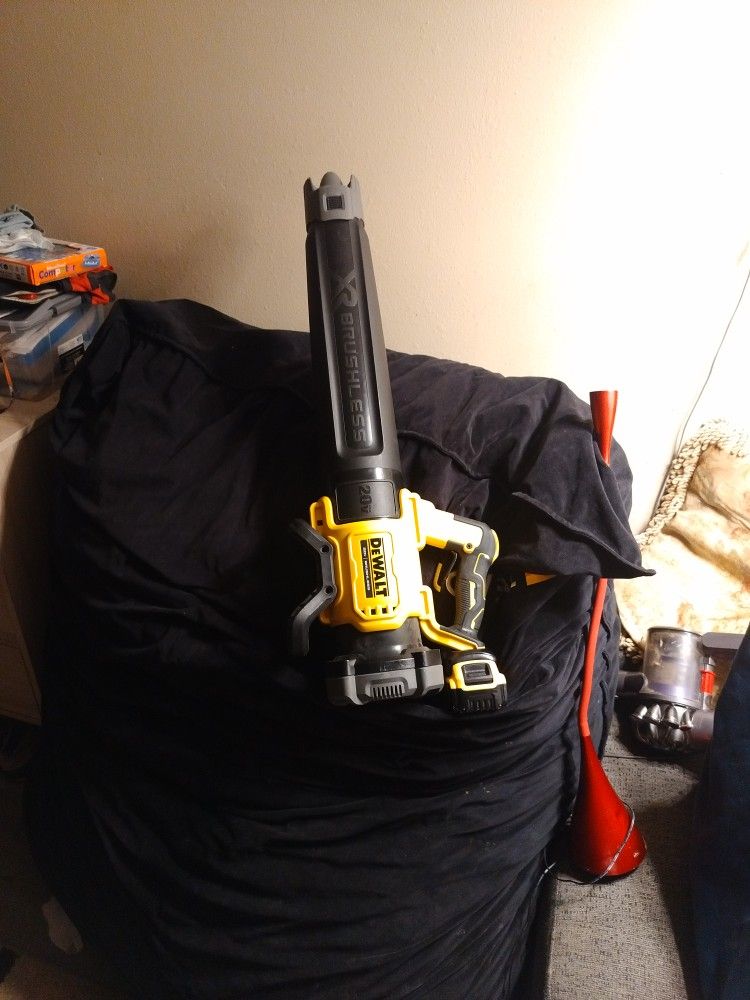 20V MAX -DeWalt Brushless Motor Leaf Blower