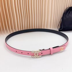 A versatile belt for women