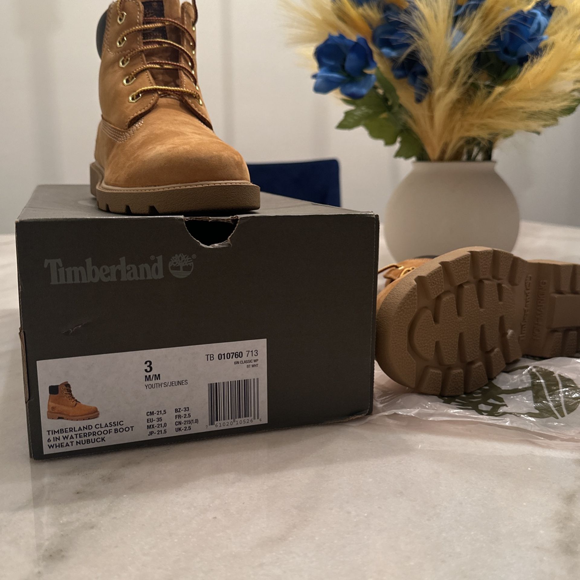 TIMBERLAND- CLASSIC 6in SIZE 3 YOUTH