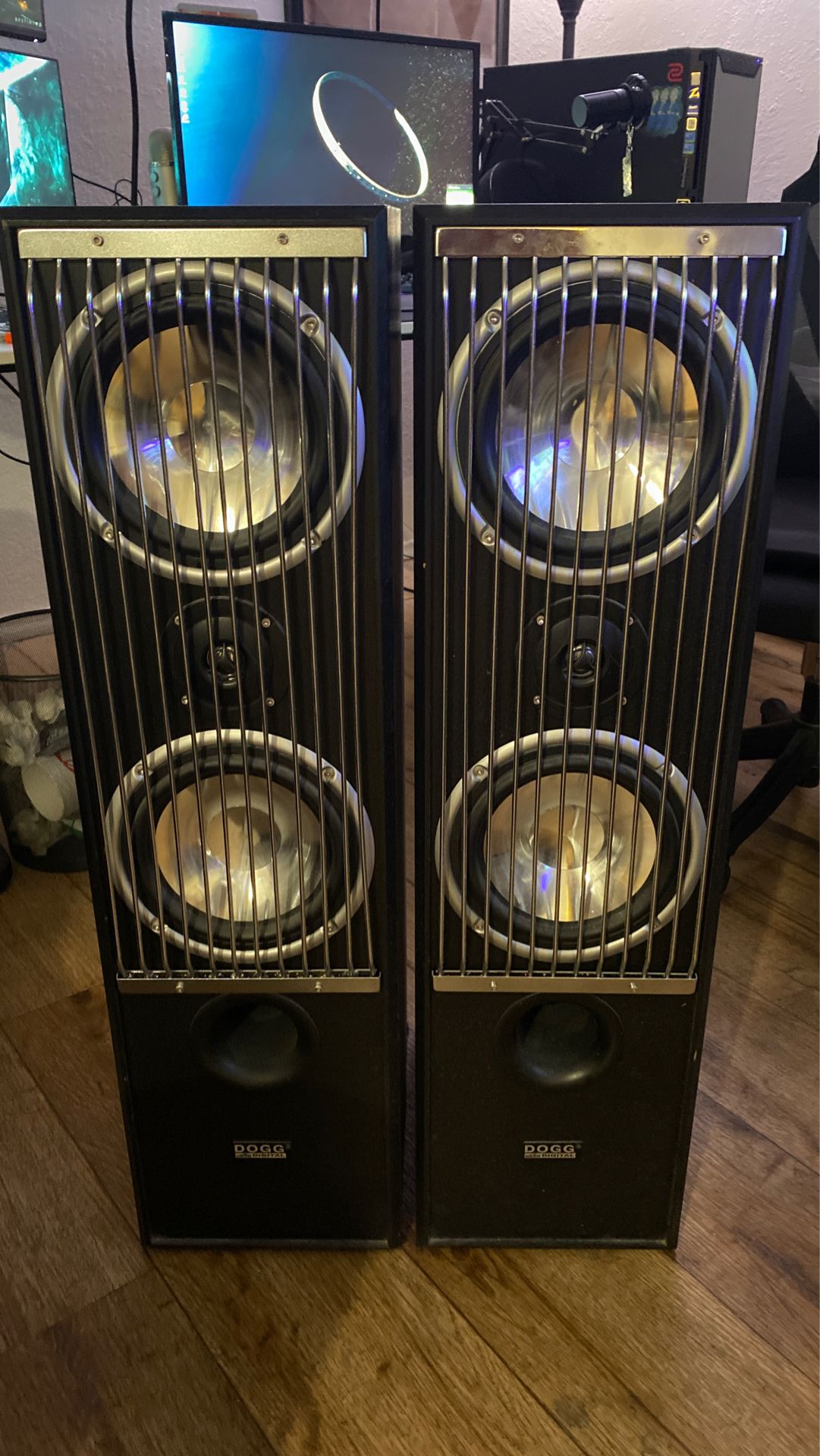 Super powerful Dogg Digital DA600SL 7.1 Pro Series 3 Floor Speakers