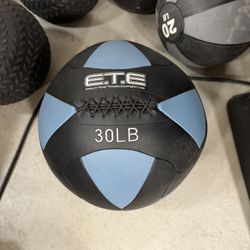 ETE 30lb Pro Wall Ball