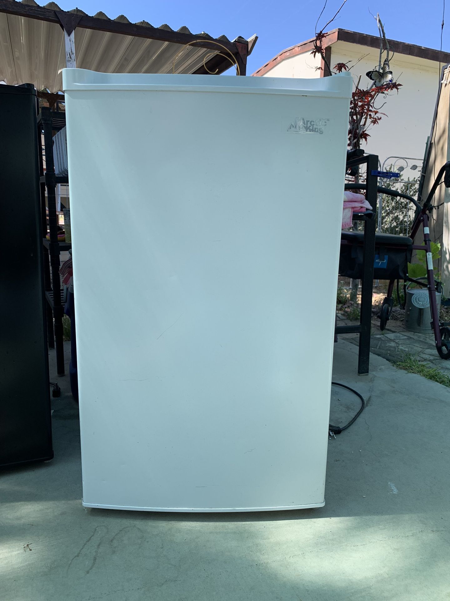 Arctic King ARU030S1ARWW 3.0 Cu. Ft, Upright Freezer White
