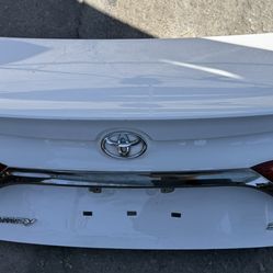 2017 Toyota Camry Trunk Lid 