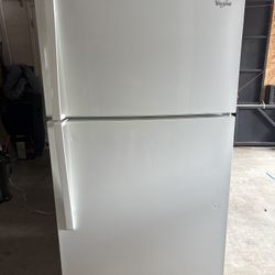 Whirlpool Fridge 21.3 Cub Used