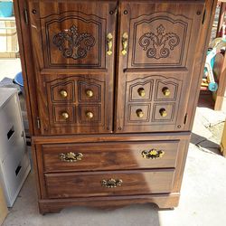 Dresser cabinet