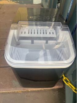 Ice maker