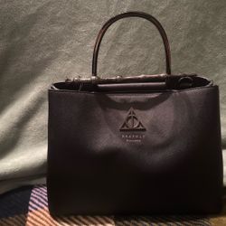 Lounge Fly Purse 
