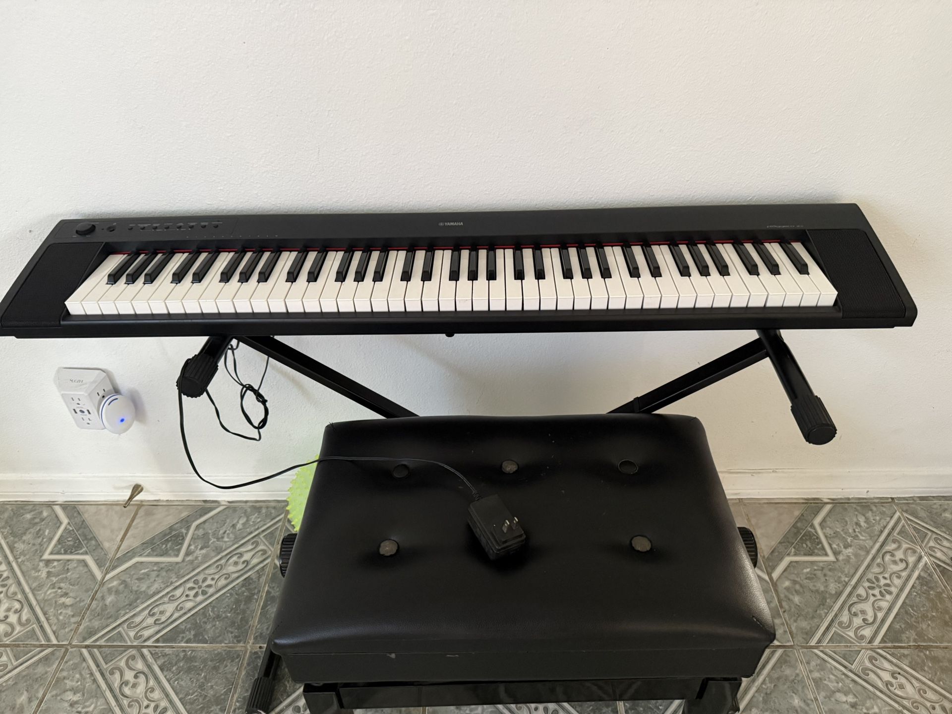 Yamaha Piano/chair/stand
