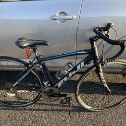 Fuji finest 1.1. Road bike tires 26” women