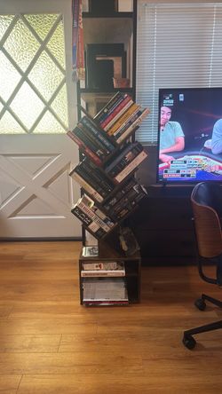 Tree-Shaped Bookshelf