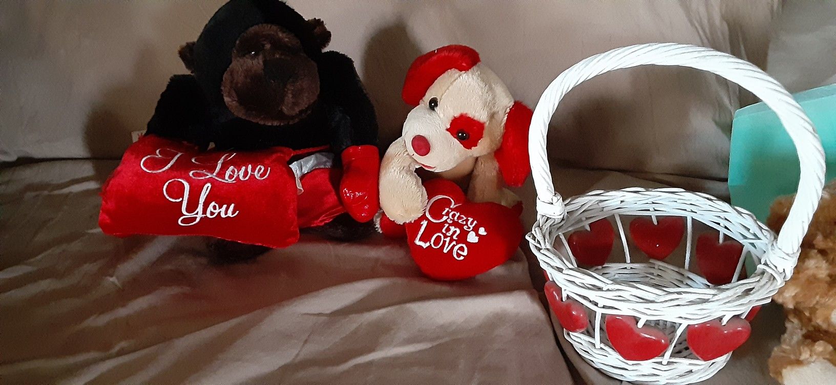 Valentine Plush/Basket