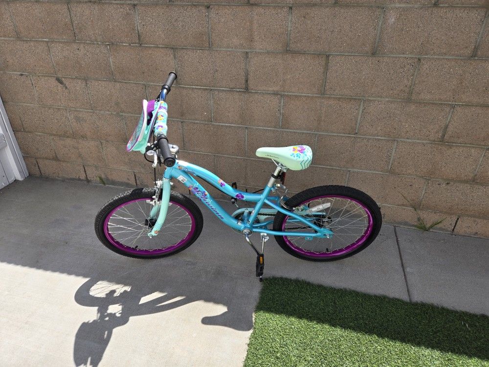Girl Bicycle Schwinn Deelite 20