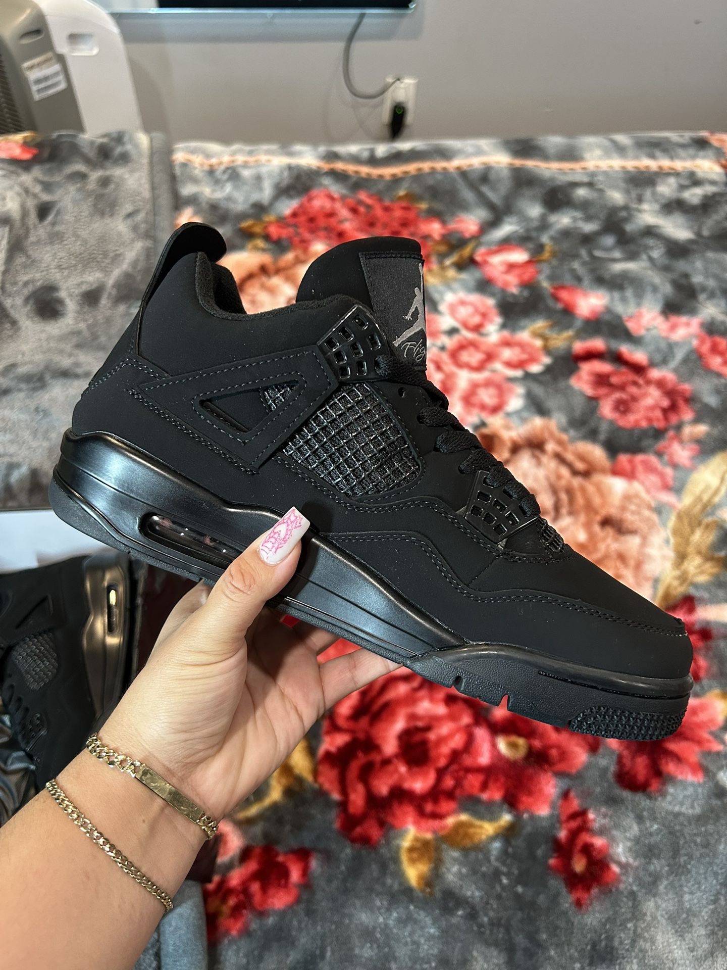 Jordan Retro 4s Black cats Size 9 Mens