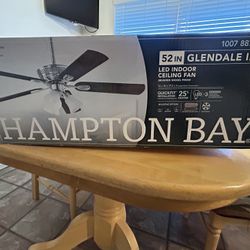 Hampton Bay 52 In Ceiling fan 