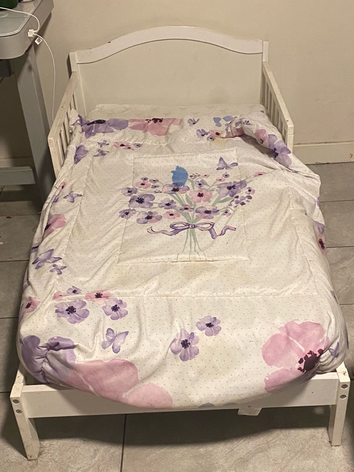 Toddler bed