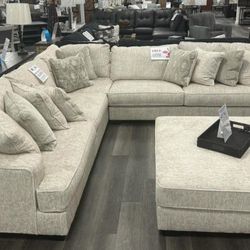 OM• $38 Initial • Brand New// 3 piece luxury, modern sectional