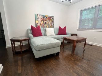 Cindy Crawford Sofa/ Living Room Set