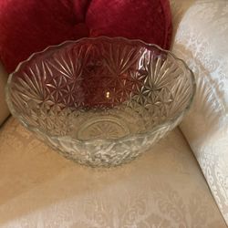 Vintage Glass fruit Punch Bowl $10