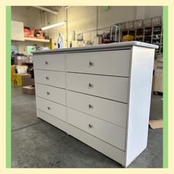 8 drawers dresser / Eight drawers dresser / Cajoneras / Comodas