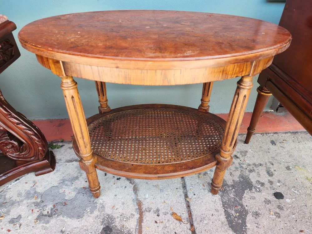 Beautiful Antique Oval Wood & Wicker Table