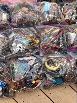 Unsorted jewelry