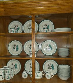 Christmas Dinnerware Set "Let It Snow"