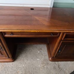 Executive Desk 
