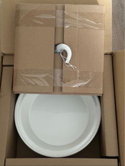 Le Creuset Pumpkin Baker with Lid – 9” Meringue