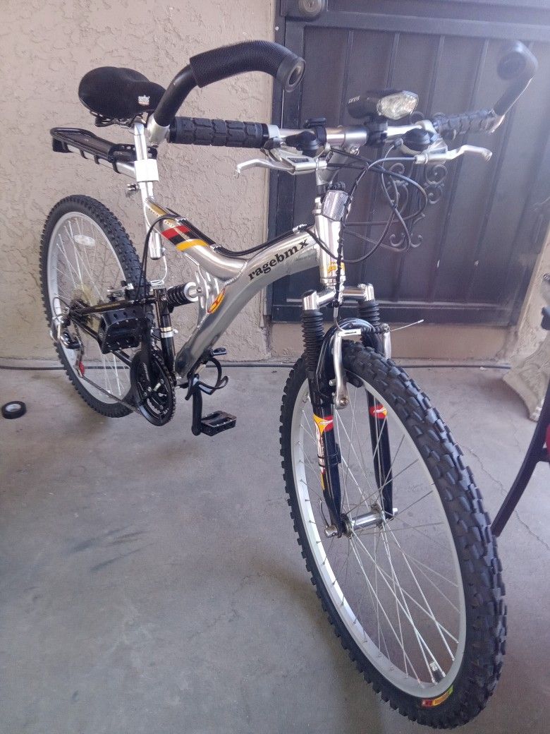Nice Bike rage Bmx Maximum Performance TIRES Size 26 FRAME SIZE MEDIUM