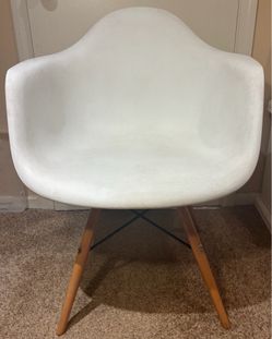 Jordan Molded Acrylic Armchair