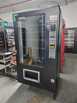 Snack vending machine