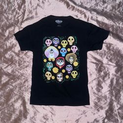 Disney Pixar Women's size medium Coco Sugar Skull Calaveras Montage T-Shirt shor