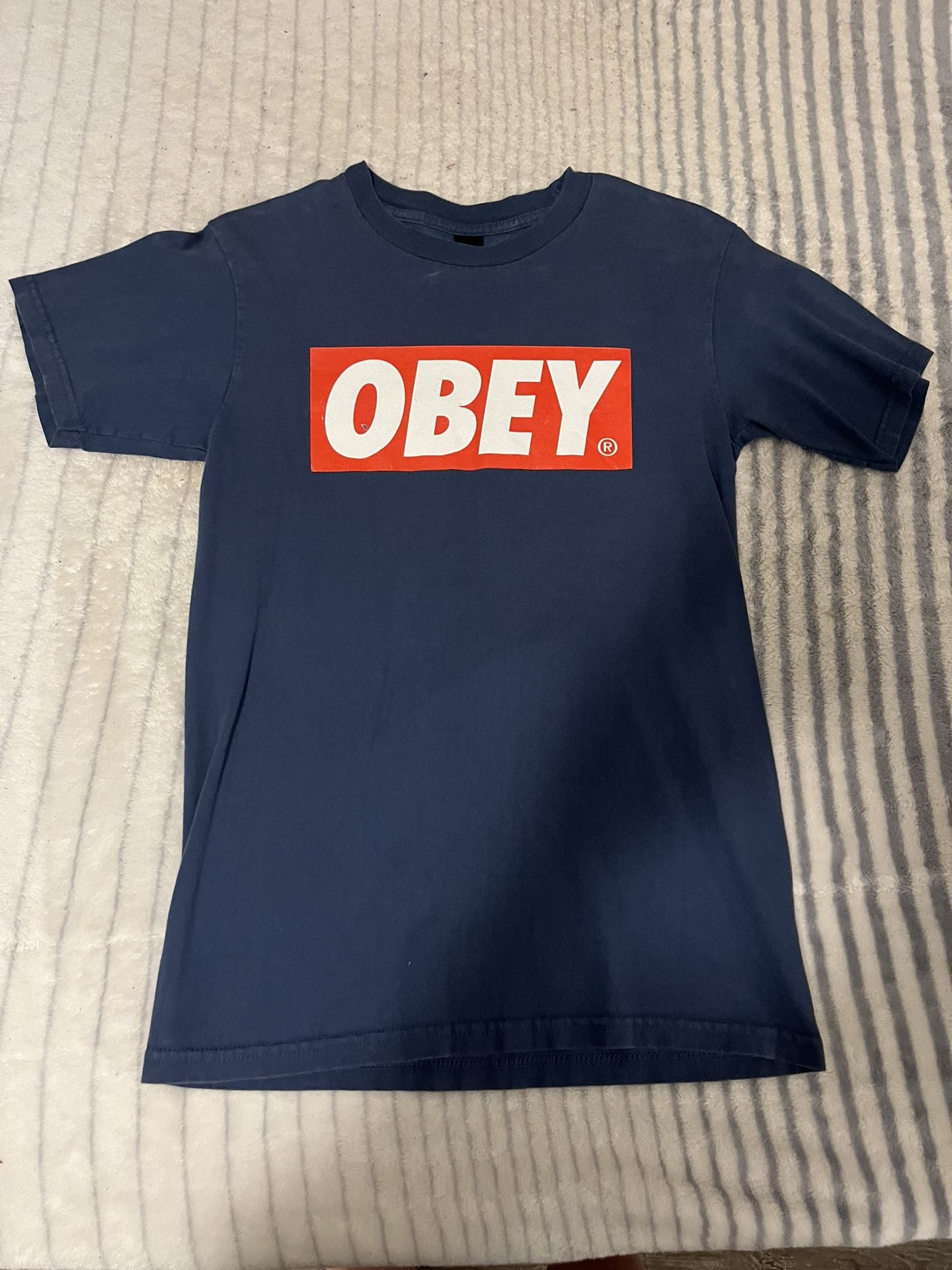 OBEY SMALL T-SHIRT