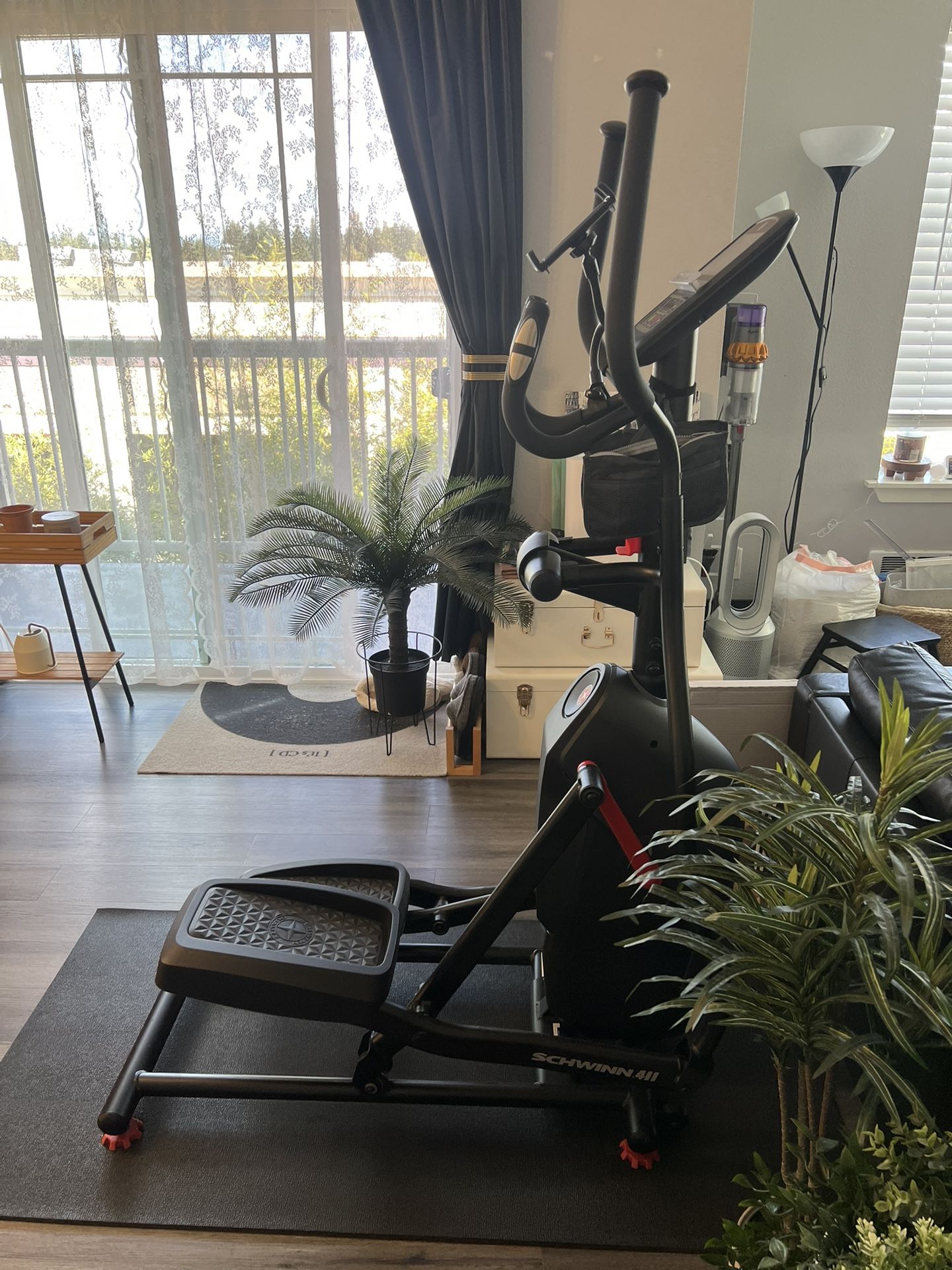 Schwinn Fitness 411 Compact Elliptical Machine