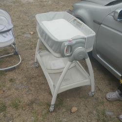 Gerber Baby Bassinet And Changer In One 