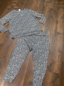 Women’s gray black cheetah secret treasures pajamas shirt and pants XL #1