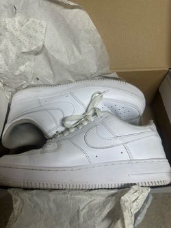 Men’s white forces size 9.5