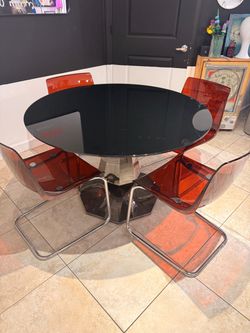 STUNNING MODERN DINING SET – TABLE + 4 CHAIRS!