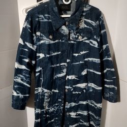 Dazi Woman's Distressed Denim Shirt . Large