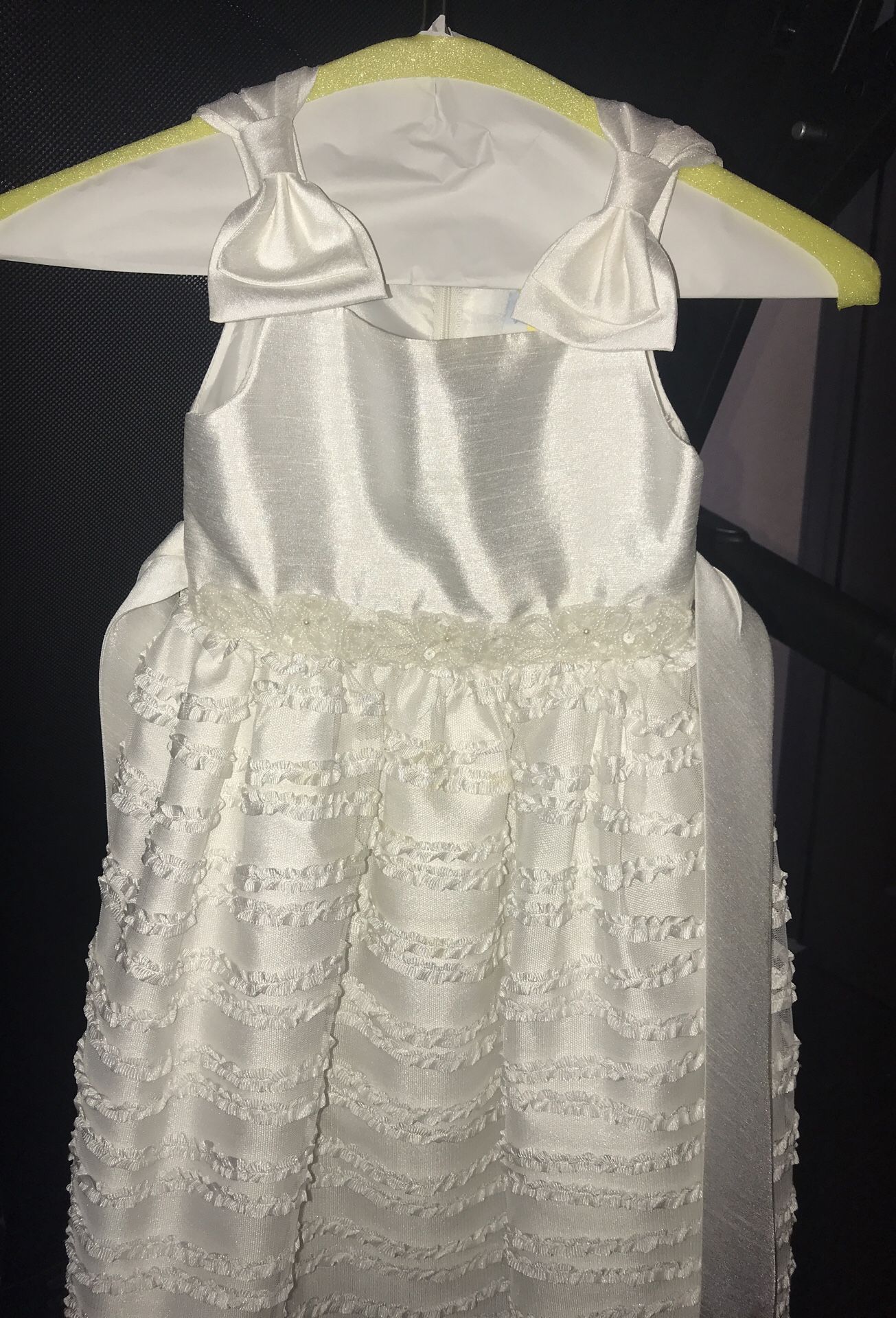 La ideal Ivory Dress