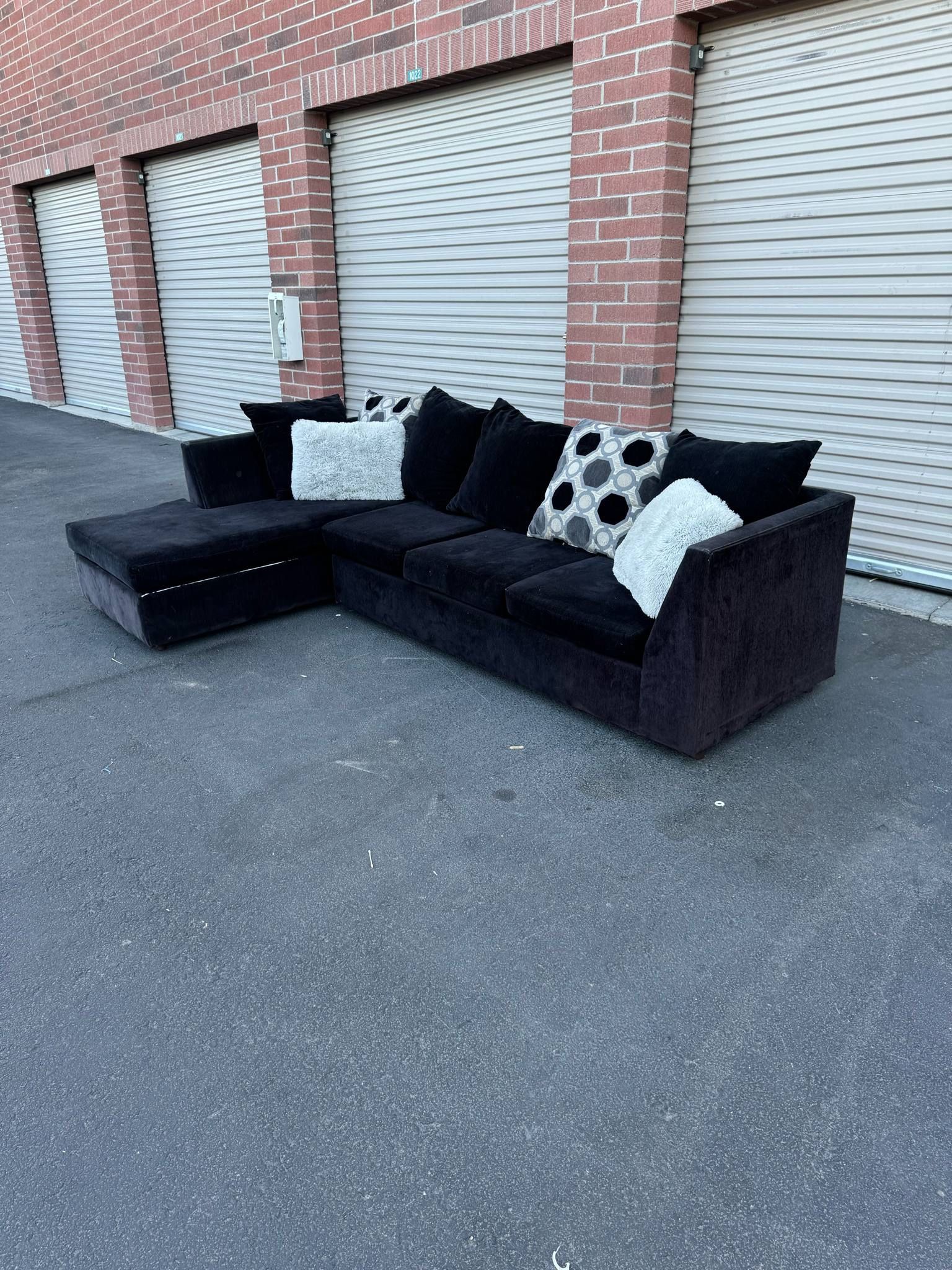 Really Nice Black Sectional Couch