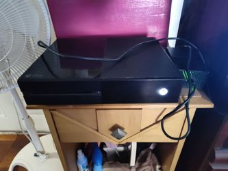 Xbox One Console Bundle + Cables - Tested